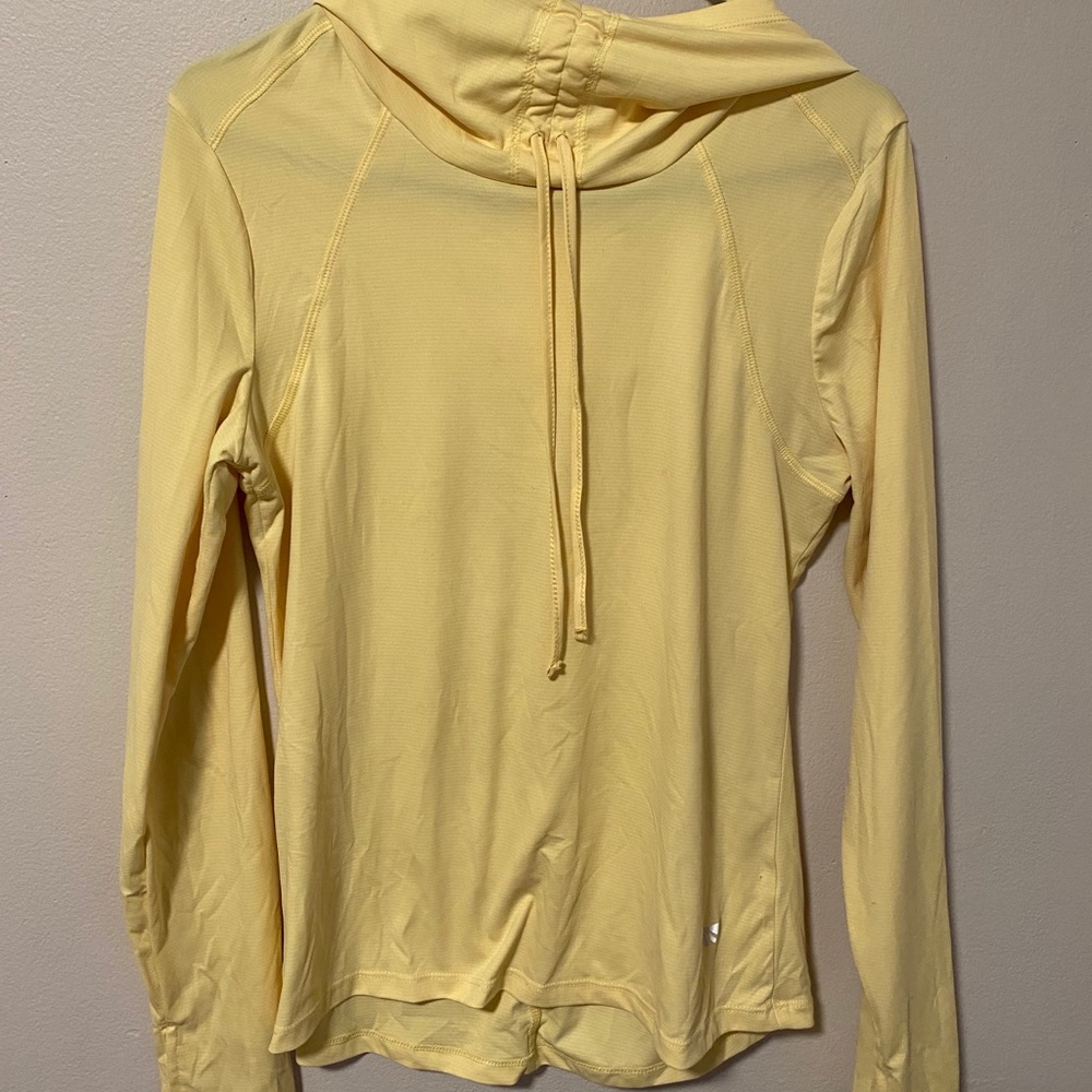 Long sleeve athletic top